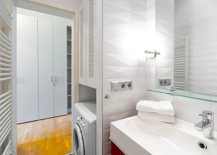 Luxury With Spacious Livingroom At Opera House * Budapeste