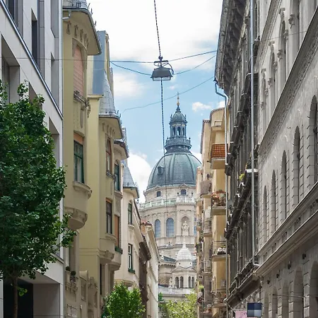 Luxury With Spacious Livingroom At Opera House * Budapest
