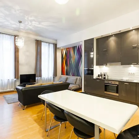 Luxury With Spacious Livingroom At Opera House